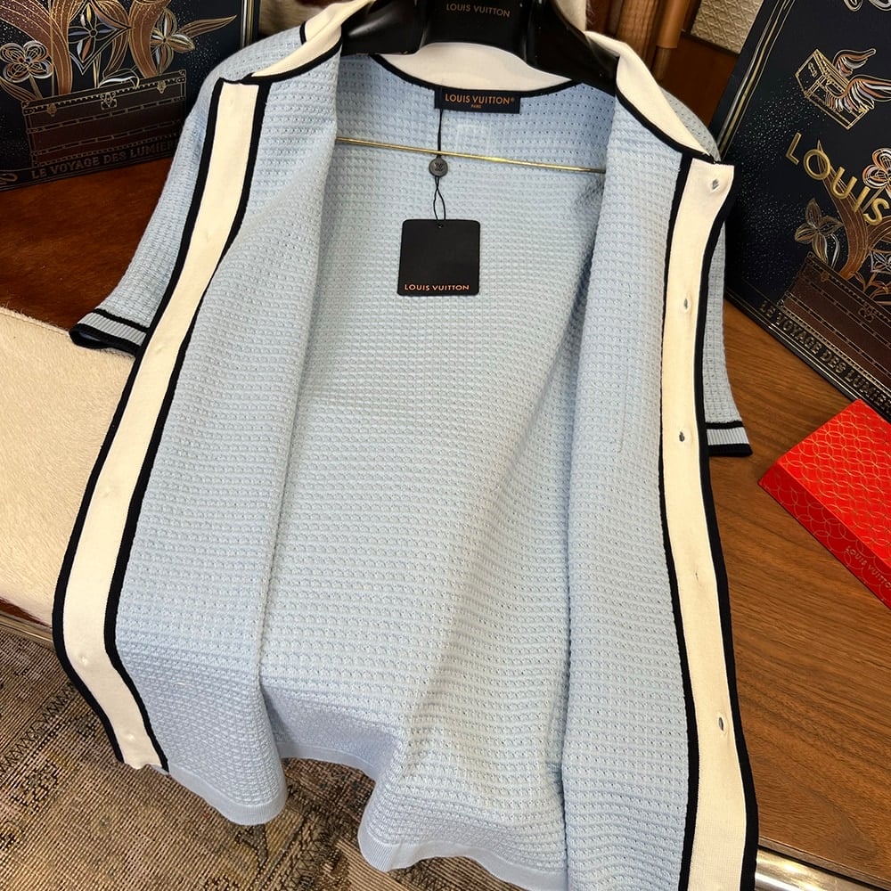 LV UNISEX SHIRT(size:S|M|L|XL)