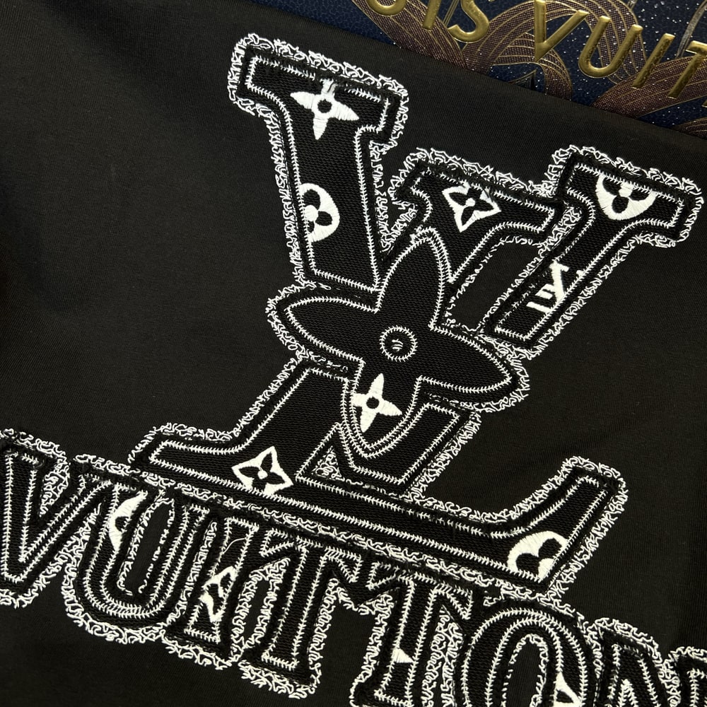 LV UNISEX SHIRT(size:S|M|L|XL)