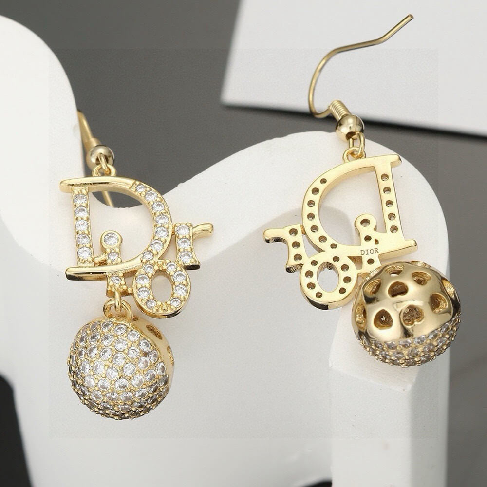 D10r EARRINGS