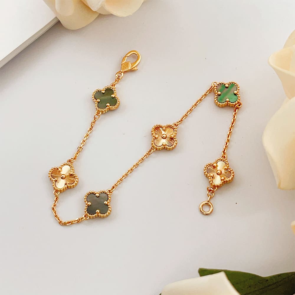 VCA Vintage Alhambra bracelet, 6 motifs