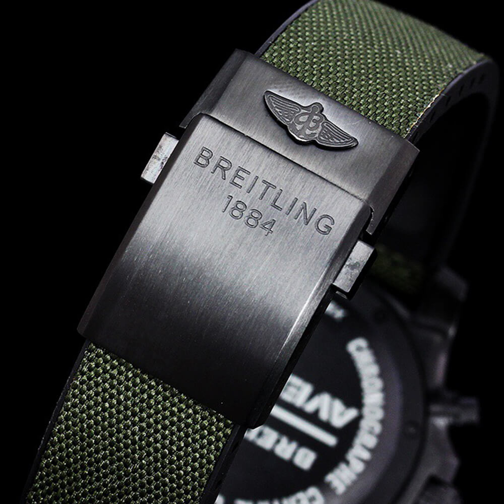 Breitling Avenger 45