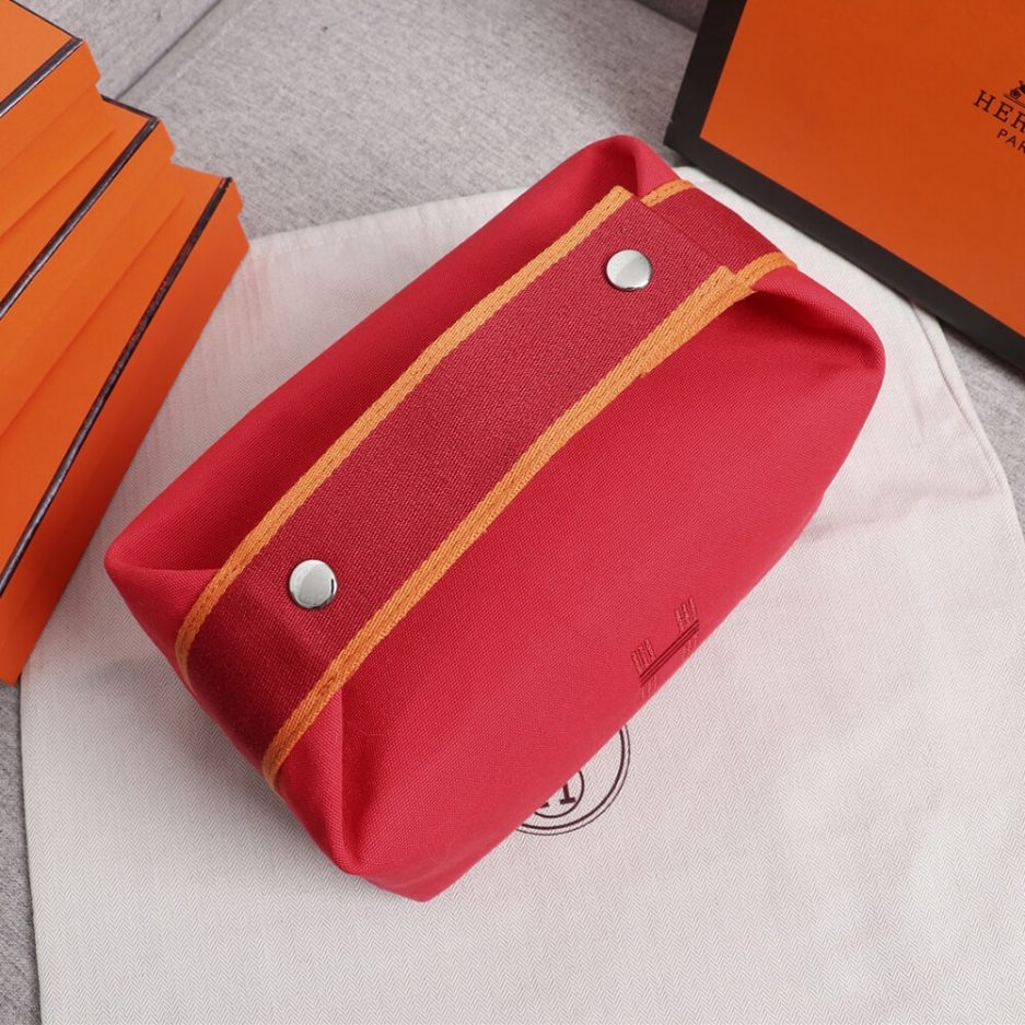 H**me5 toiletery bag