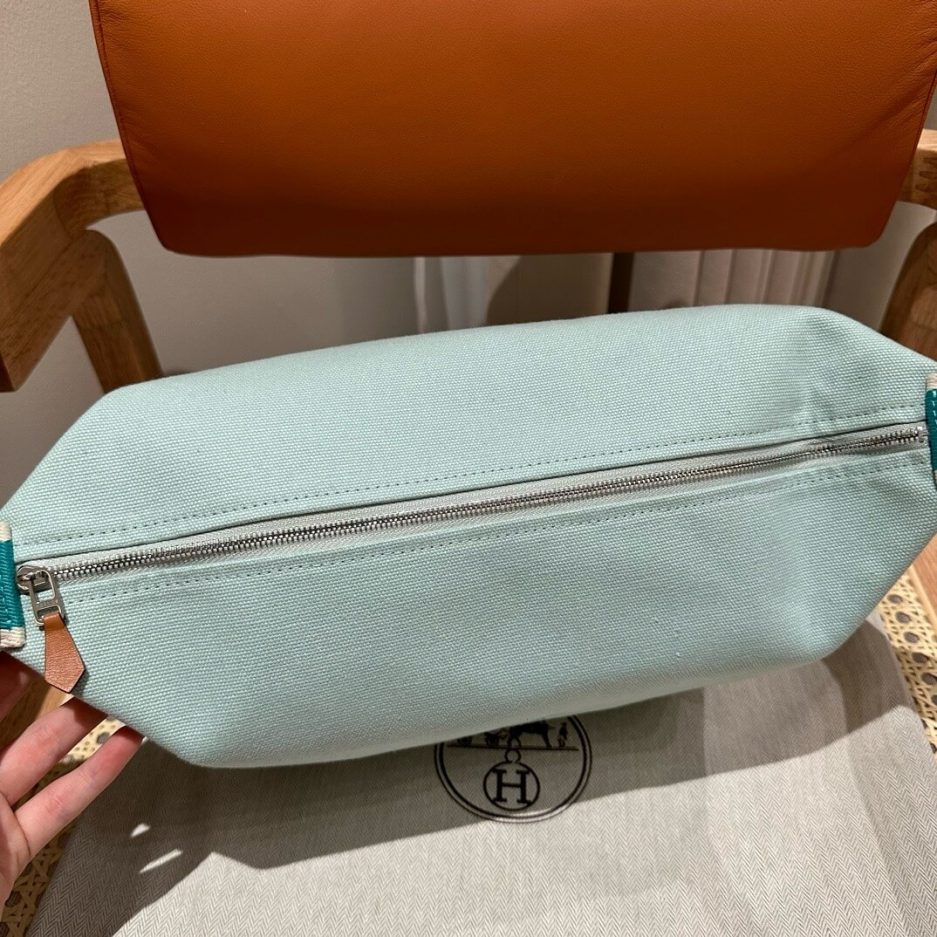 H**me5 toiletery bag
