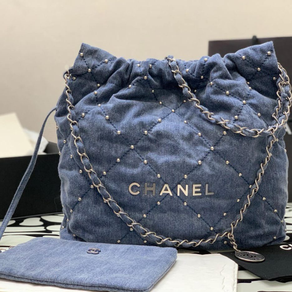 Ch**el 22 SMALL HANDBAG