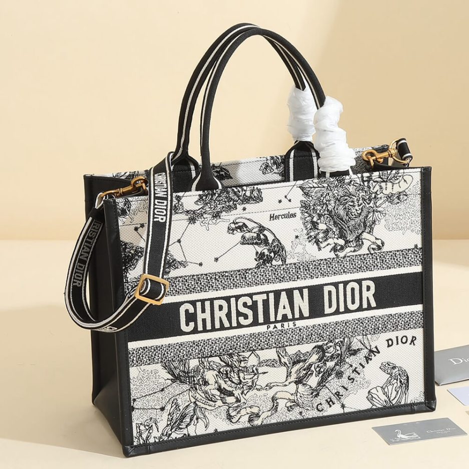 Medium D10r Book Tote