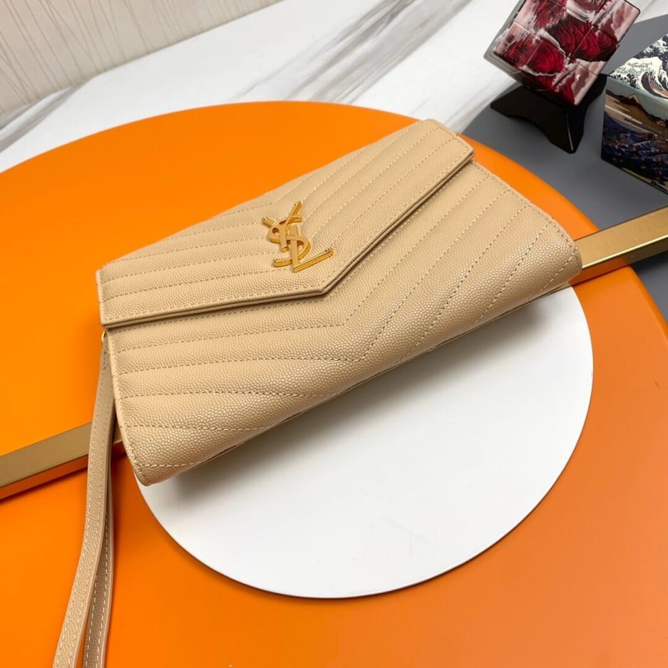 Y51 CASSANDRE matelassé leather flap clutch