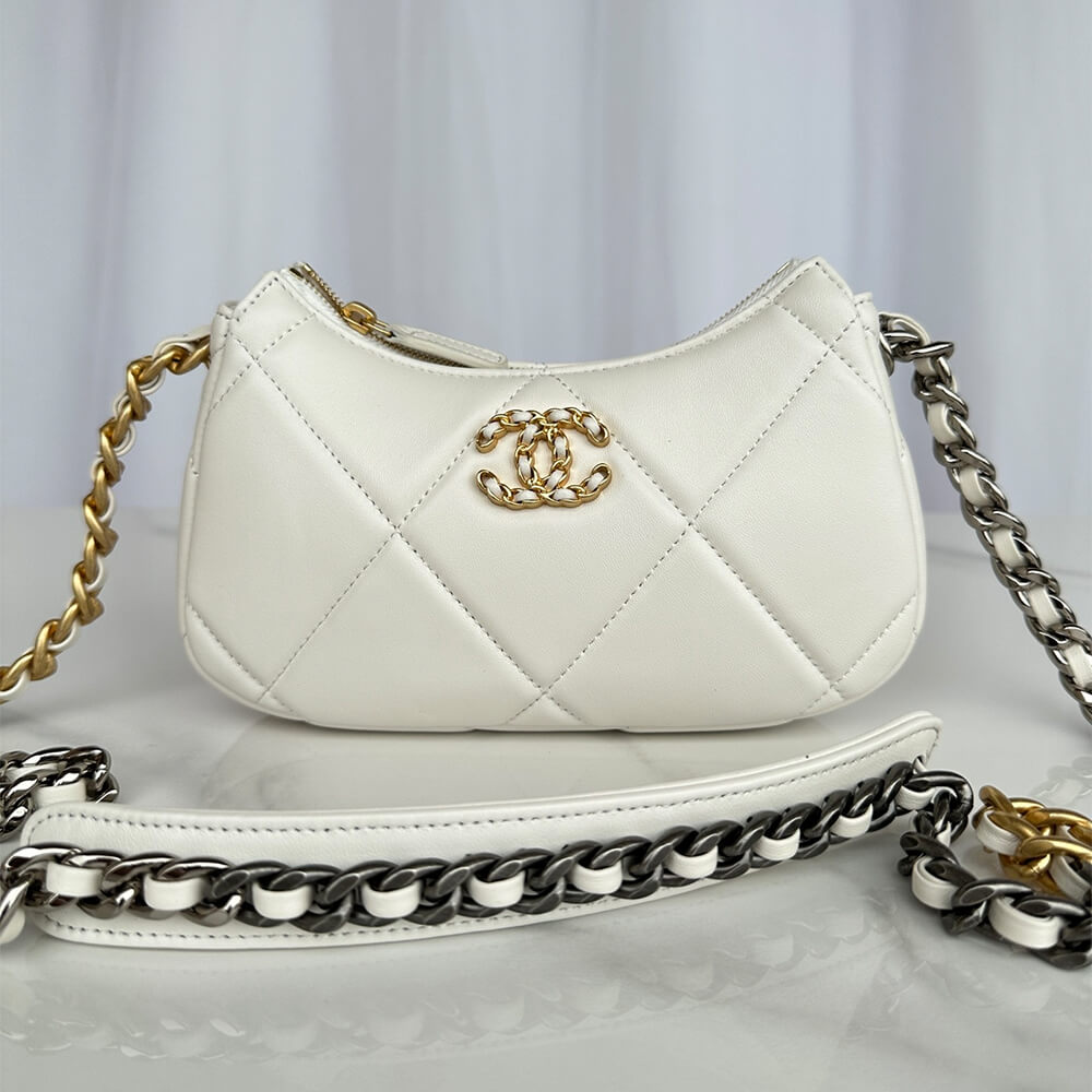 Ch**el 19 chain bag