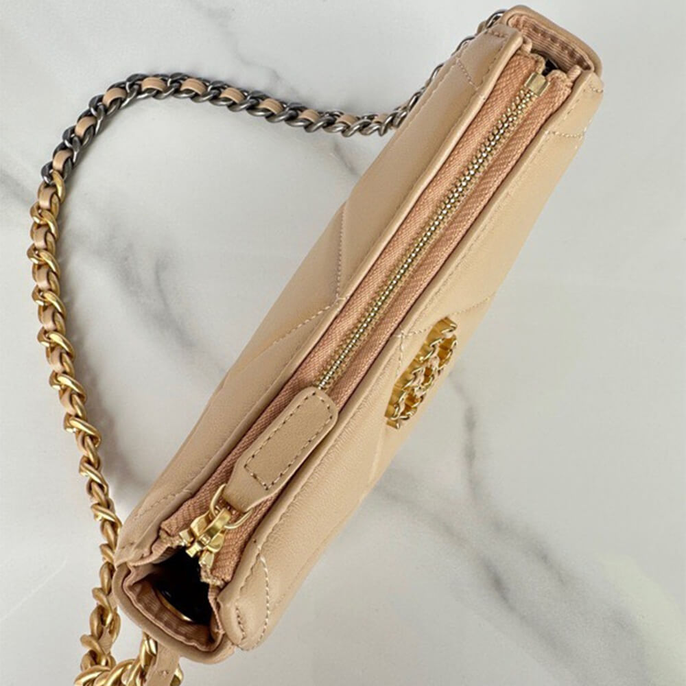 Ch**el 19 chain bag