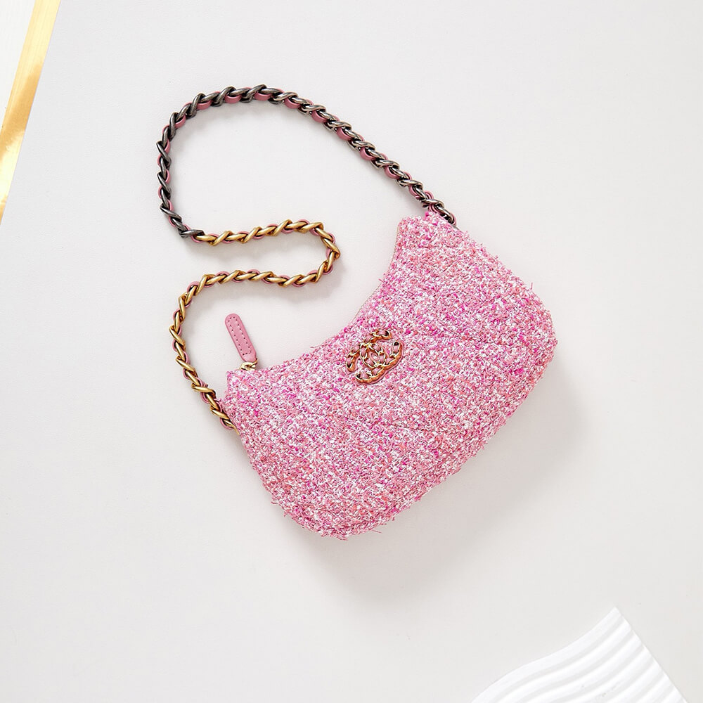 Ch**el 19 chain bag