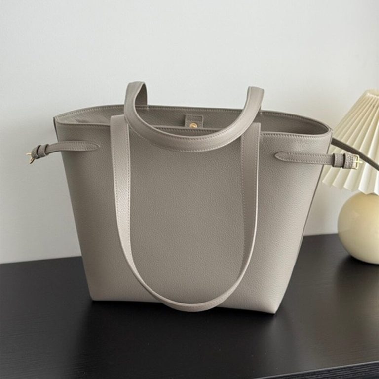 Ce1i*e SMALL CABAS ANAÏS CUIR TRIOMPHE in Grained calfskin