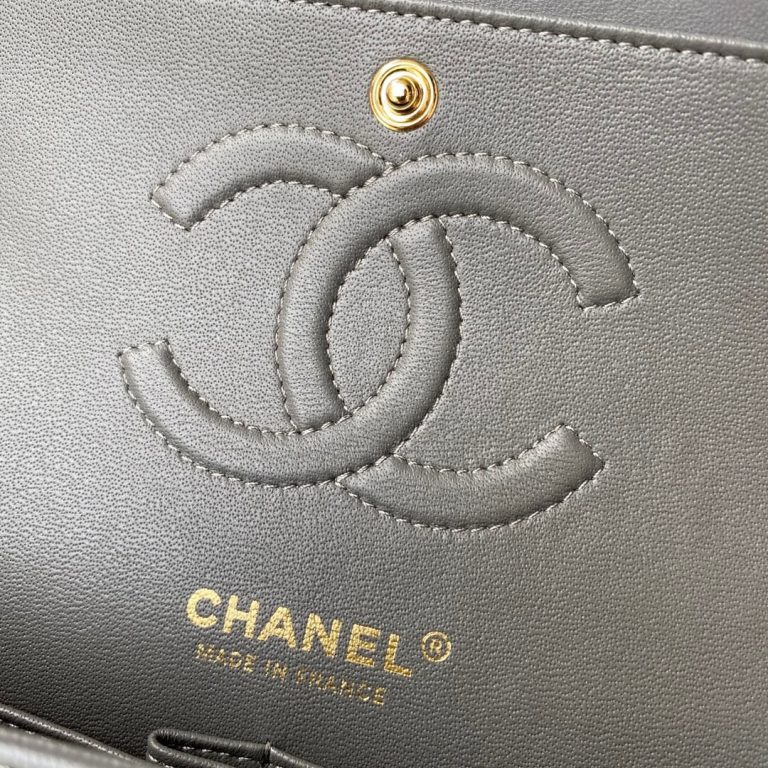 Ch**el Medium Classic Flap Handbag