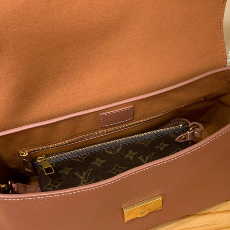 LV Low Key Messenger(HIGH-END GRADE)