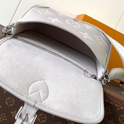LV Diane