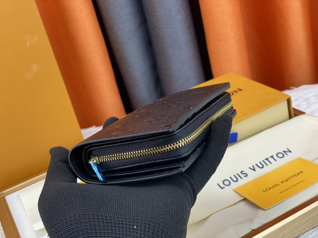 LV Pocket Organizer