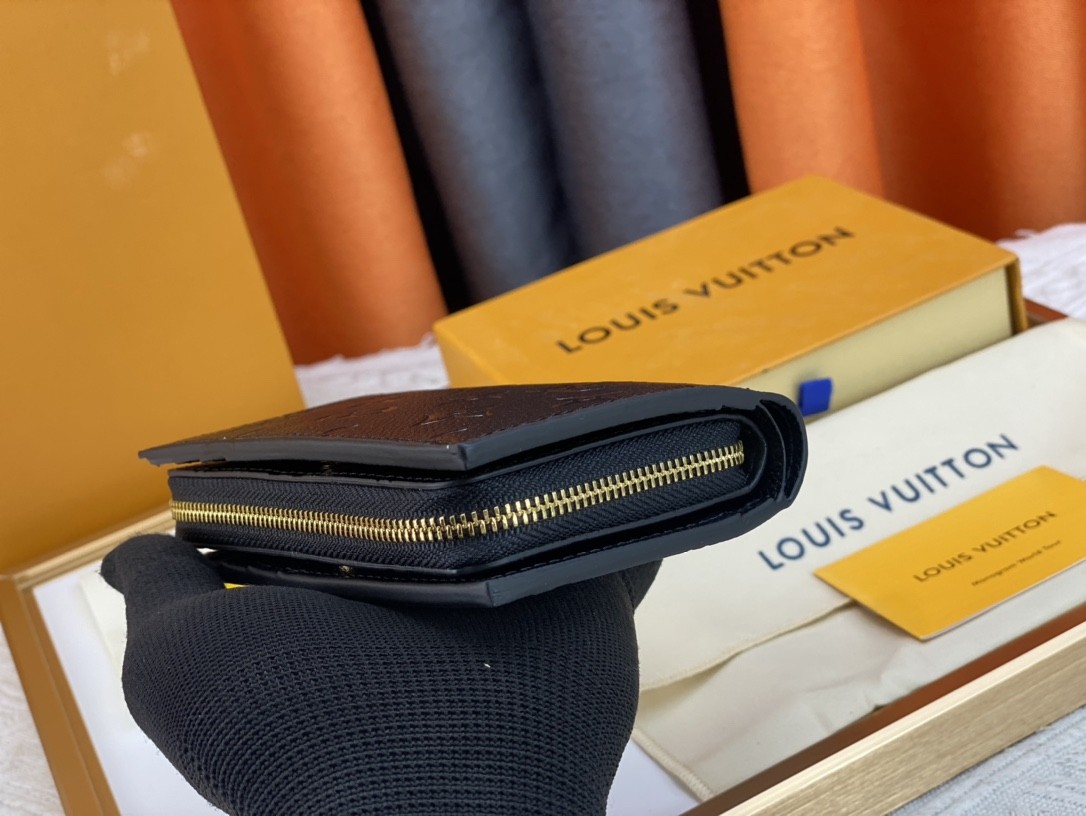 LV Pocket Organizer