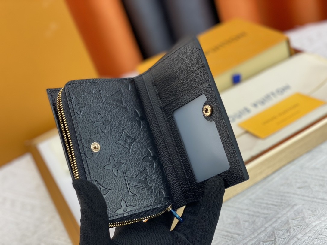 LV Pocket Organizer