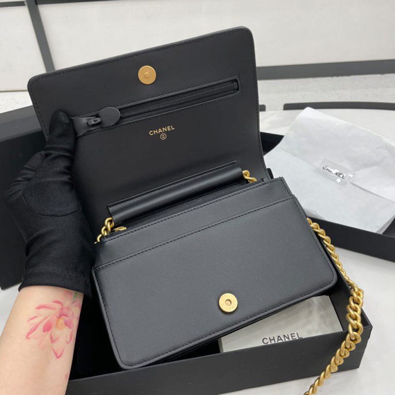 Ch**el BOY Ch**el Wallet On Chain(high-end grade)